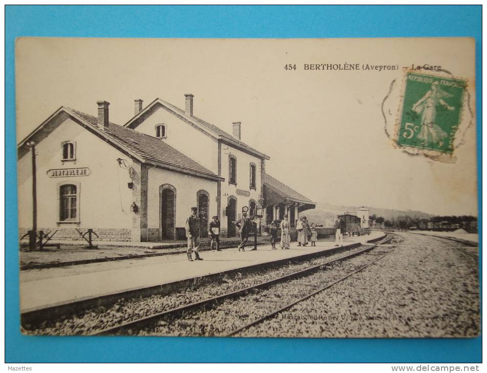 Pk 606,4 : Gare de Bertholène (12) 450_001